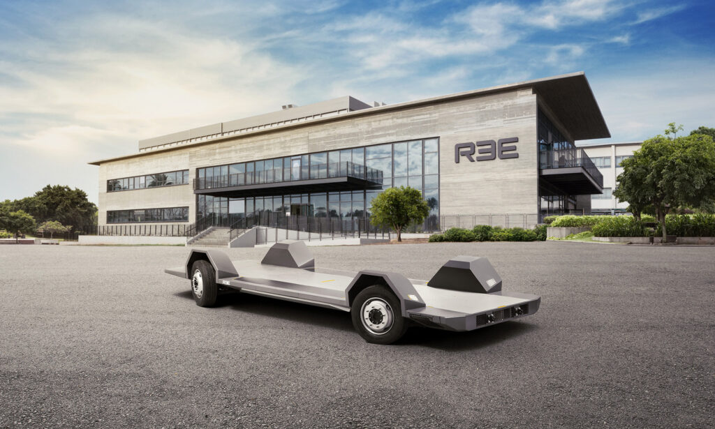 Infineon and REE will work together on sustainable mobility solutions, be it via robotaxis, commercial vans, passenger shuttles, and other types of electric vehicles. (Photo: Infineon/REE)